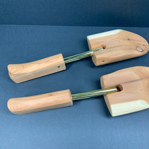 Cedar Shoe Trees Men’s Spring Loaded Measures 12” Extended EUC Wooden Stretchers - Picture 3 of 7